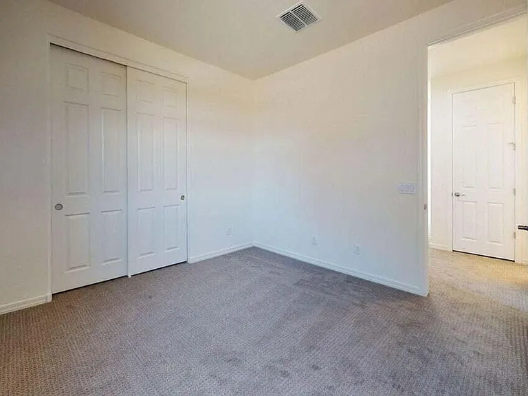 1107 S Vine St — Photo 27