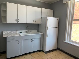 219 2nd St NW APT 2, Barberton, OH 44203