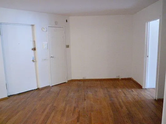 Rented by Chartwell Manhattan Realty | media 11