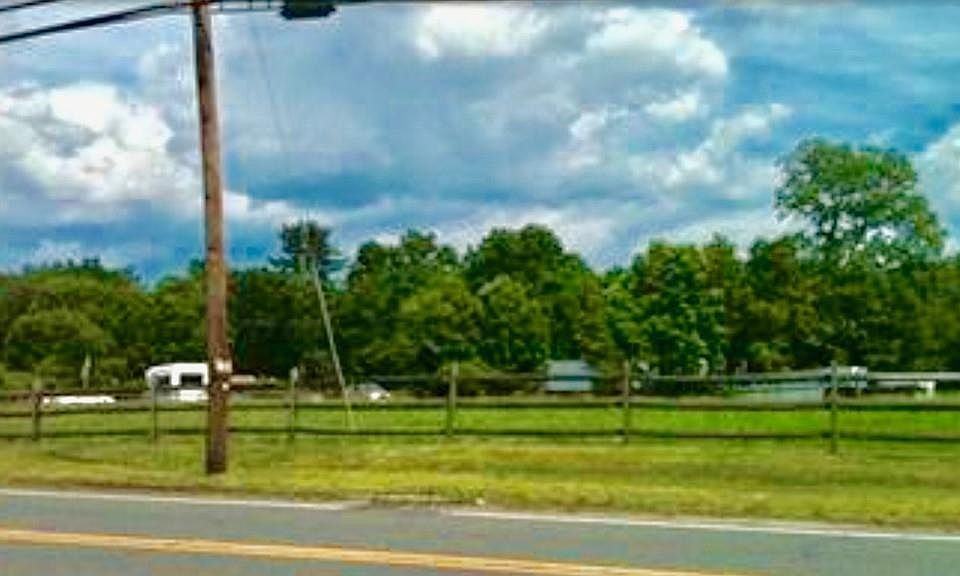1st image of 173 College Hwy