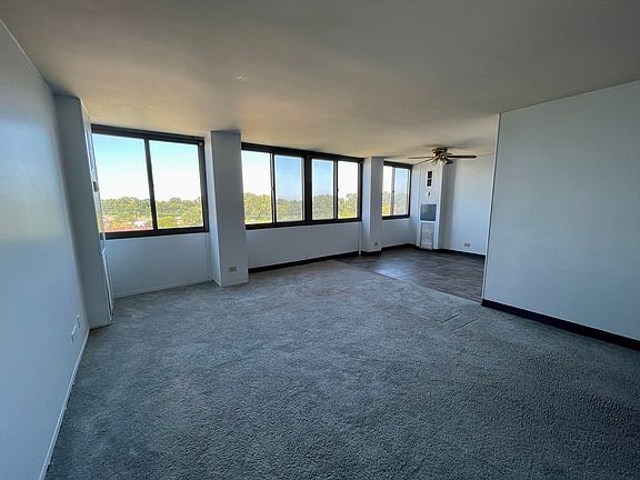 2nd image of 4800 S Lake Park Ave APT 711A