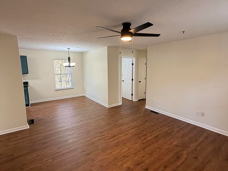 112 Madison Rd — Photo 4
