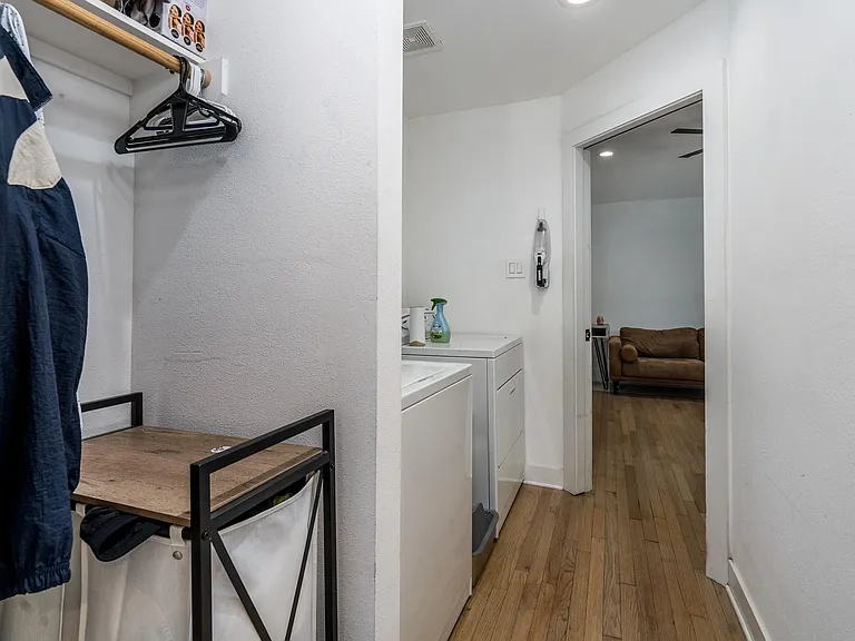 810 Jerry St — Photo 17