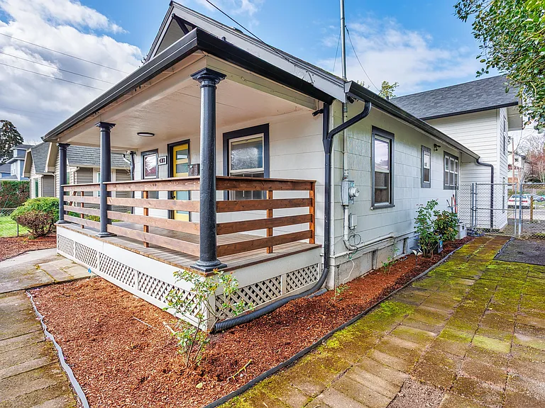 4313 N Kerby Ave — Photo 10