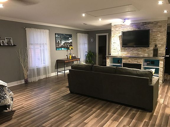 Garage studio apartment 