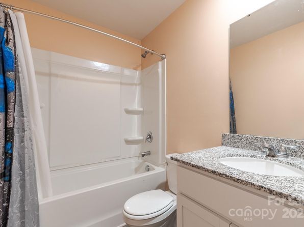 3324 Rian Dr, Lenoir, NC 28645