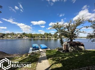 1044 Lakeshore Dr, Brooklyn, IA