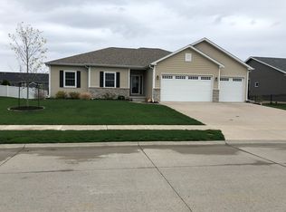 5807 Emily Rd, Bettendorf, IA 52722