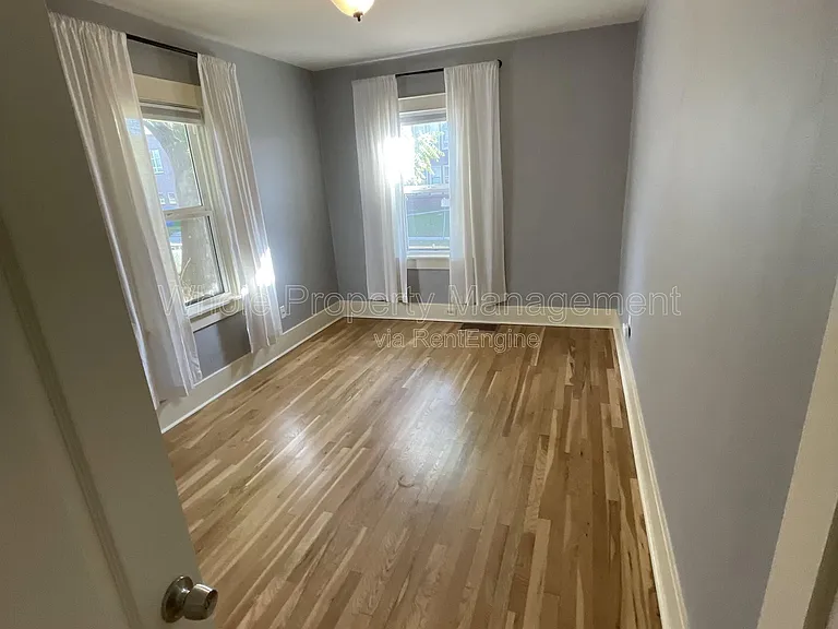 4909 Beach Ct — Photo 35
