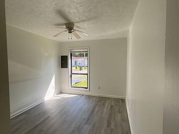 2nd image of 1436 Tangora Ln
