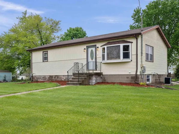 3349 150th Ave, Lynn Center, IL 61262