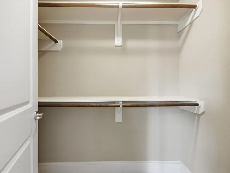 5929 Kansas St — Photo 18