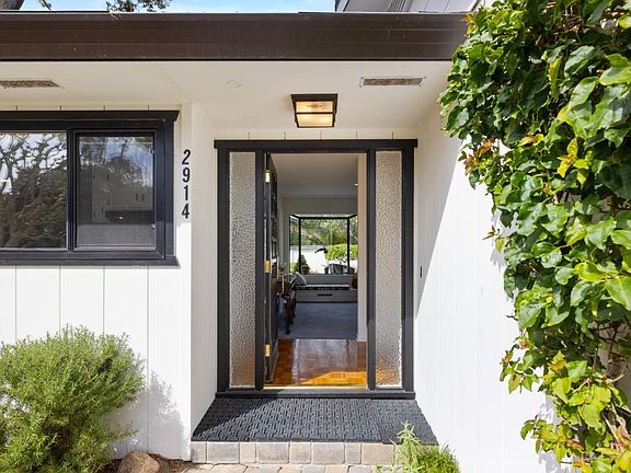 3rd image of 2914 Colton Rd