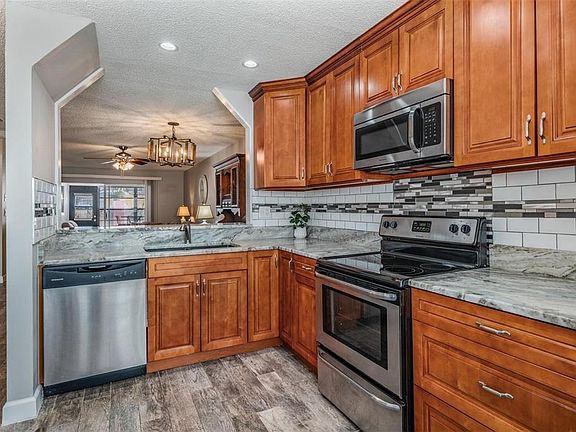 5th image of 11308 Versailles Ln #C