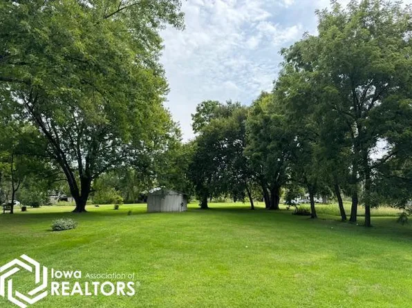305 State St, Bedford, IA 50833