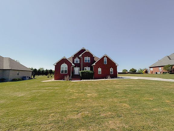 4th image of 98 Aberdeen Ave