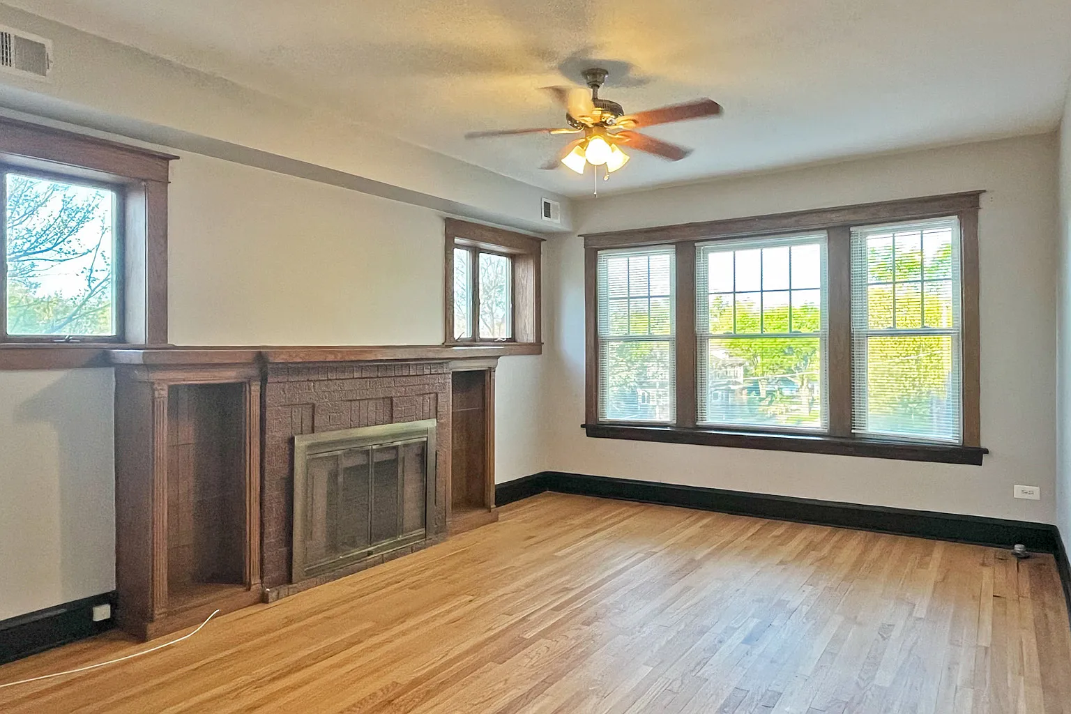 730-734 Carpenter Ave. — Photo 3