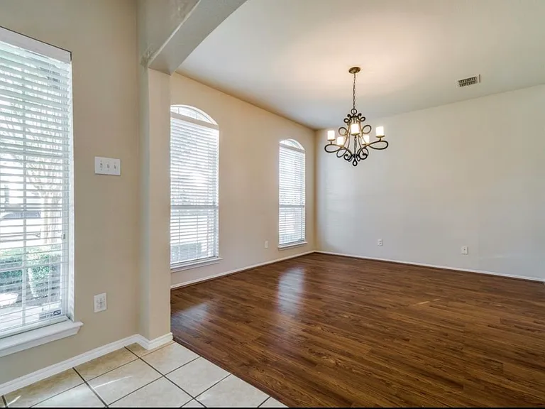 516 Hawken Dr — Photo 9