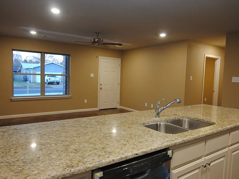 208 Kelso Rd — Photo 6