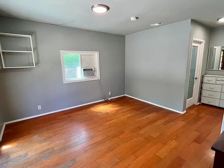 6500 Denny Ave #GUEST HOUSE — Photo 20