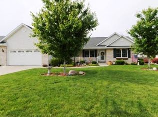307 Piazza Ln, Chatham, IL 62629