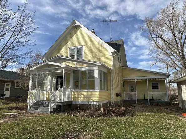 212 2nd Ave, Wanamingo, MN 55983