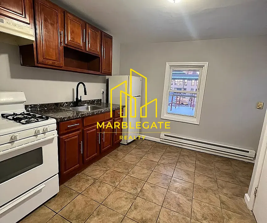 46 Parkhurst St #33