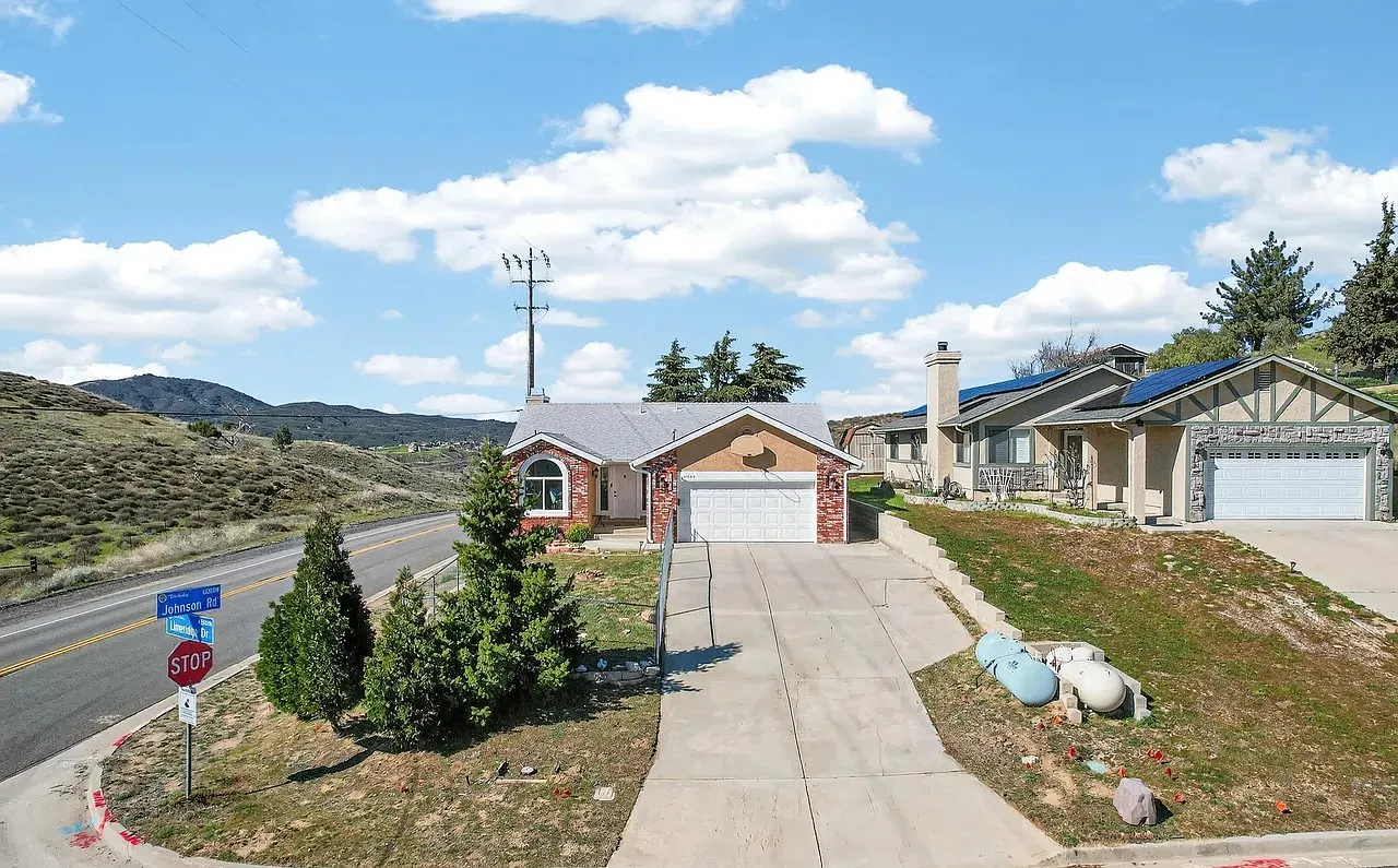 Limeridge Dr, Lake Hughes — Photo 1