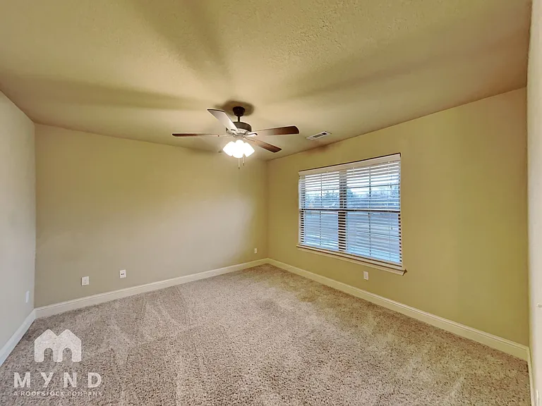 100 NE Larkspur Ln — Photo 14