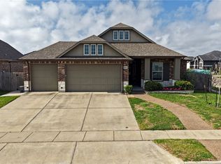 8205 Yosemite Dr, Corpus Christi, TX 78414