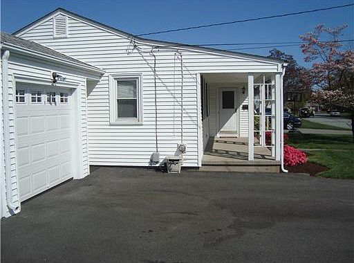 3rd image of 112 Eden Crest Dr