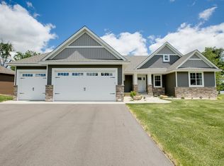 26433 Hunter Ave, Wyoming, MN 55092