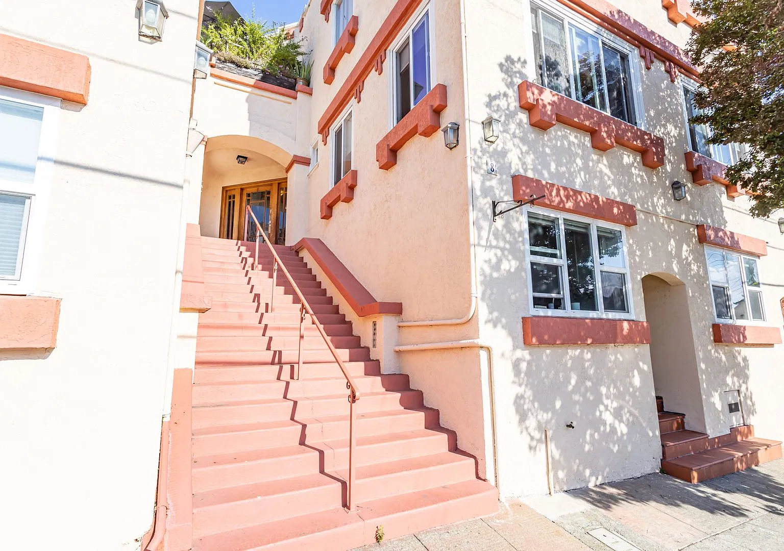 8 Yosemite Avenue — Photo 1