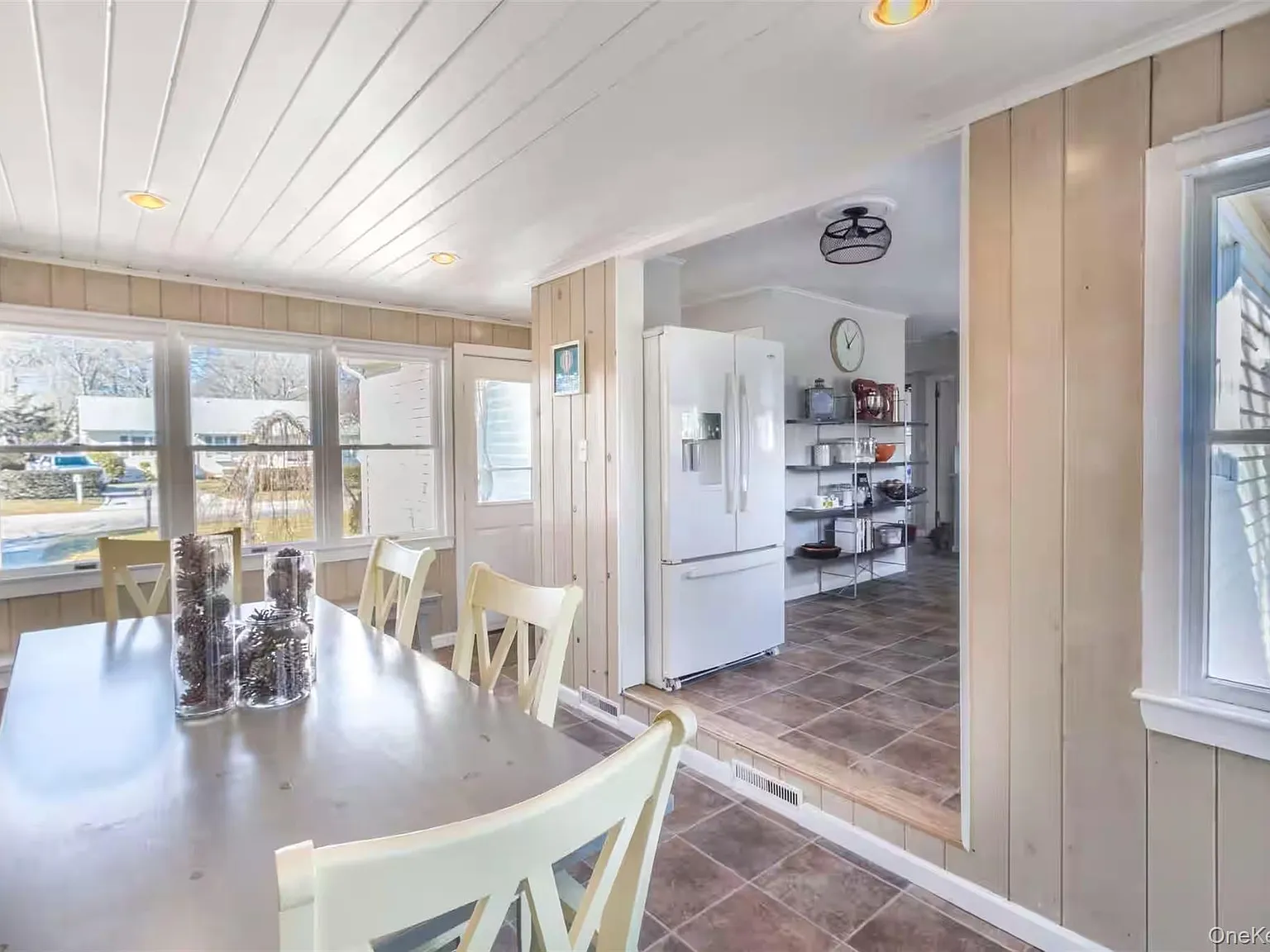 2 bed, 1.5 bath, 1054 sqft, $4,500 — Photo 2