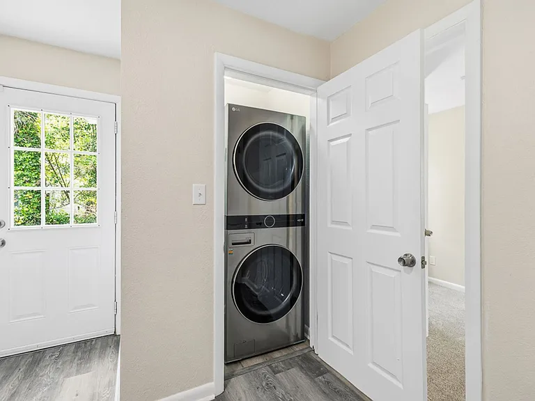 408 E Little Creek Rd — Photo 28