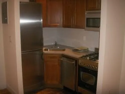 Rented by Avenues Real Estate | media 21