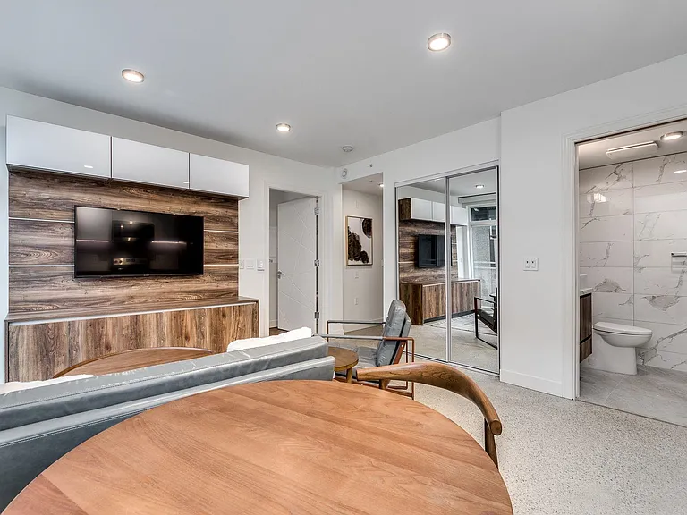 1170 Barclay St #4 — Photo 7