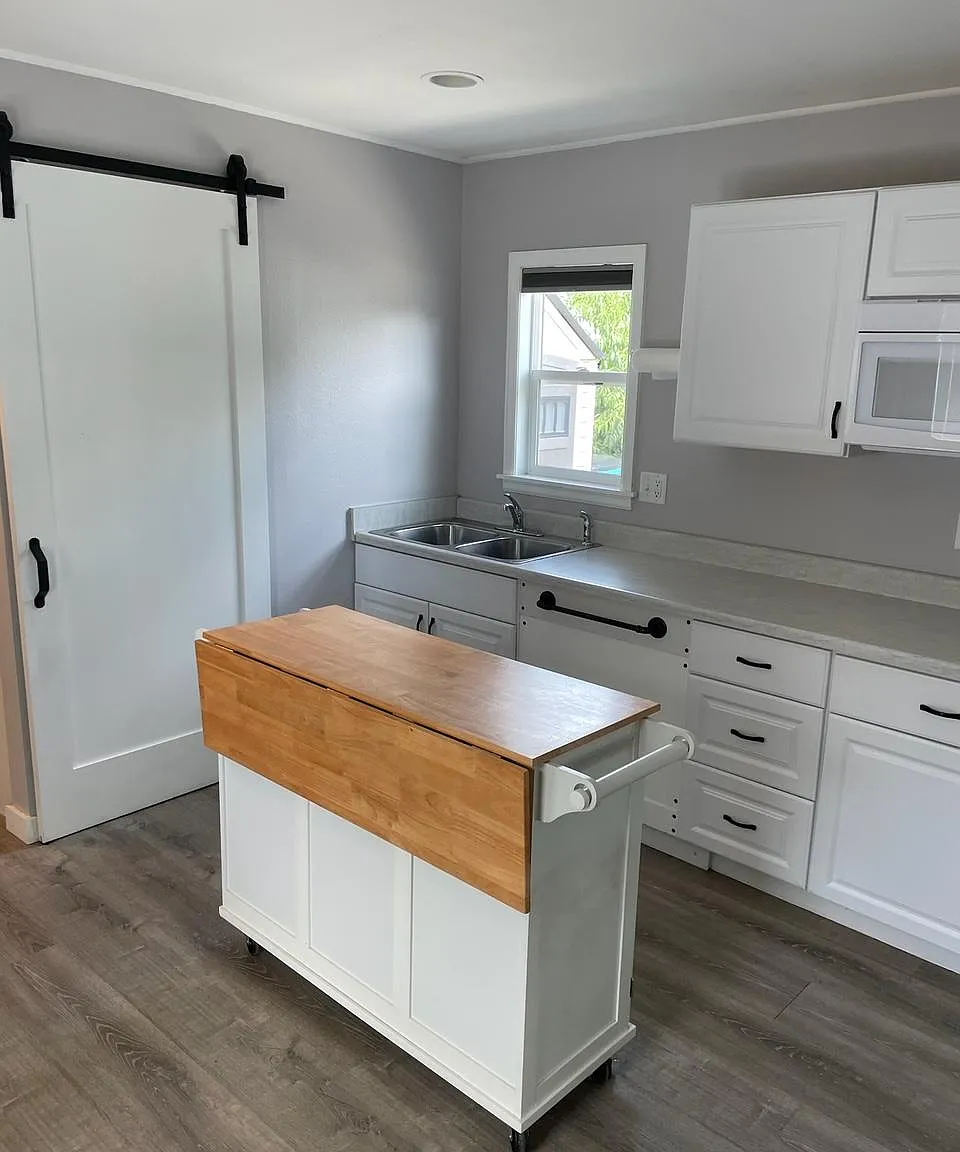 Studio, 338 sqft, $1,050 — Photo 4