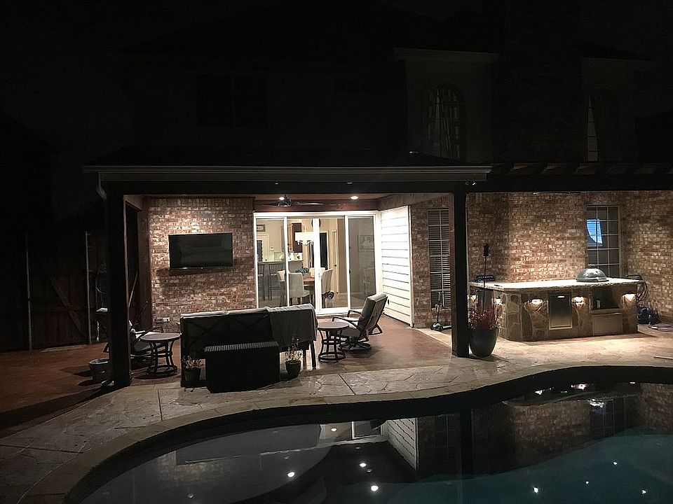 1st image of 208 Granite Falls Dr