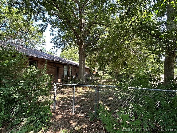 3rd image of 703 E Schley St