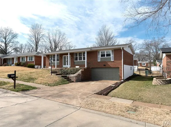 9757 Croftwood Dr, Saint Louis, MO 63123