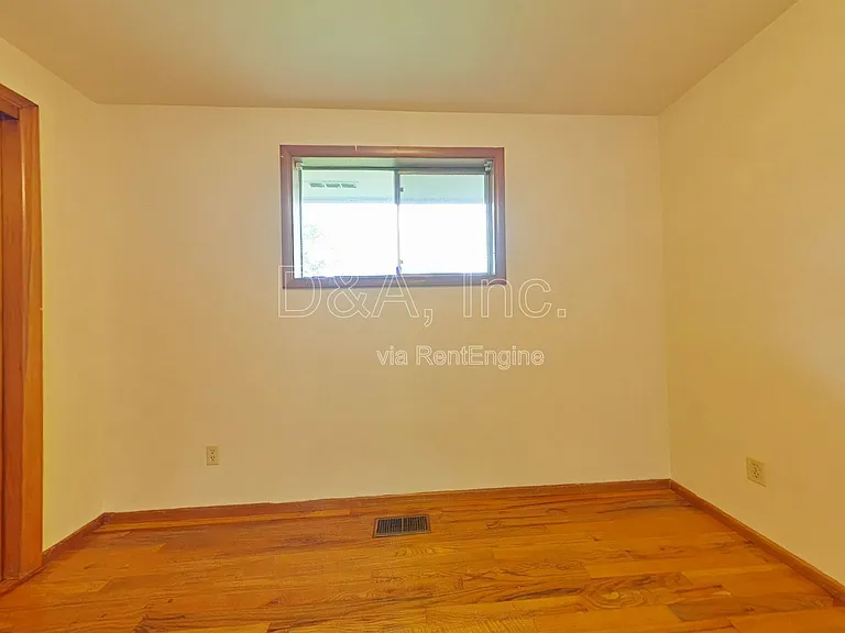 702 NW 14th St — Photo 8