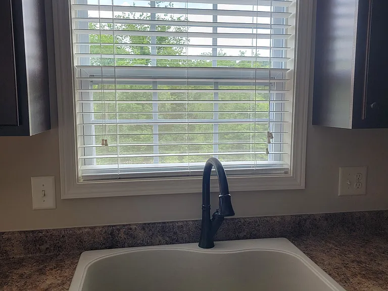 652 Grays Pointe Ct — Photo 9