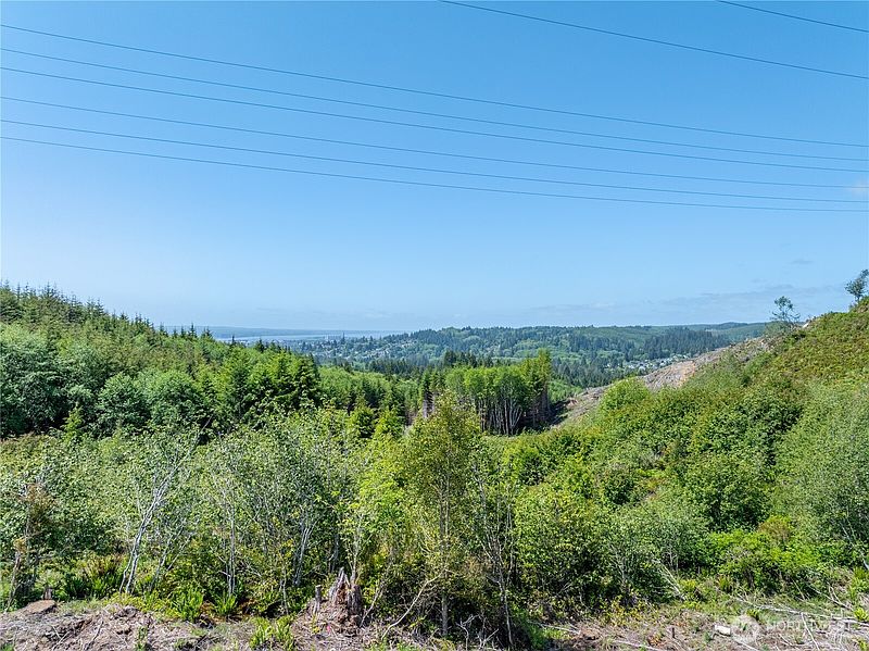 3rd image of 50 E Wishkah Road