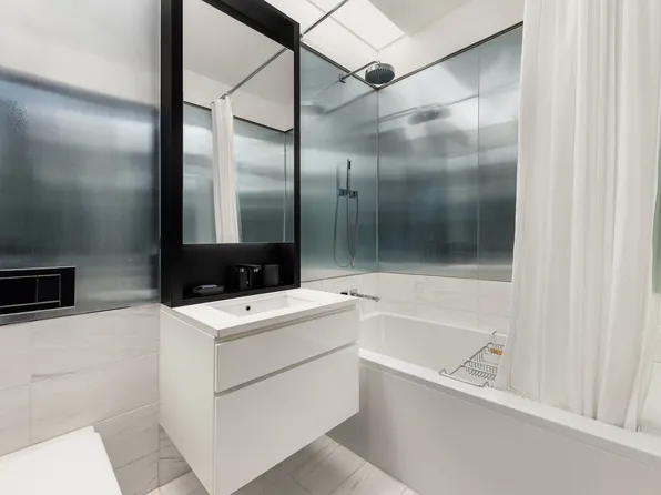 157 West 57th Street image 9 of 13