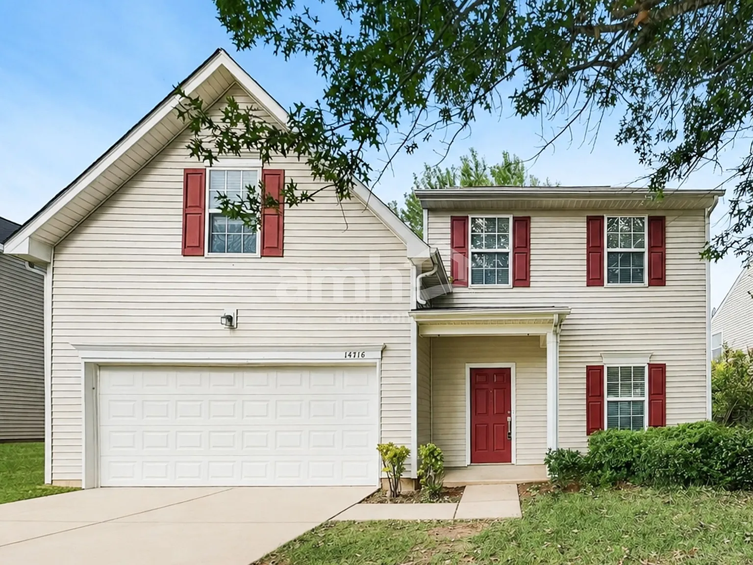3 bed, 2.5 bath, 2014 sqft, $2,325 — Photo 1