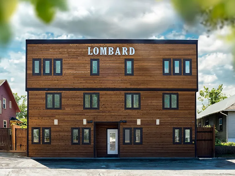 Lombard — Photo 20