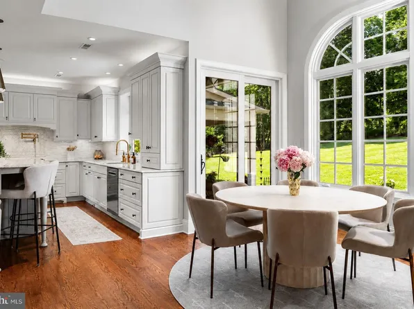 5 Pemberton Ln, Doylestown, PA 18901