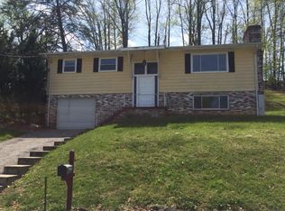 2093 Terry Rd, South Charleston, WV 25309