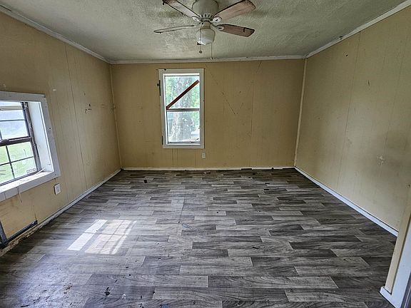 4th image of 165 Malaga St NE